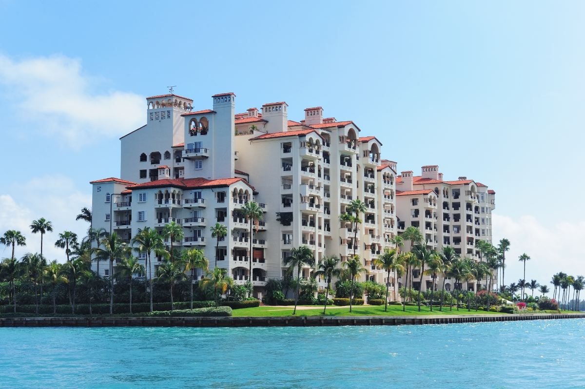 Waterfront luxury condominiums in Philadelphia